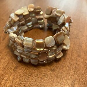 Elegant Shell Beaded Bracelet